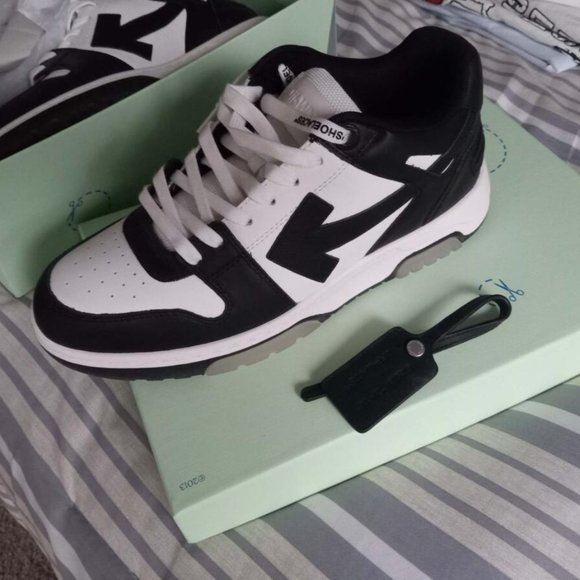 Off White Pandas